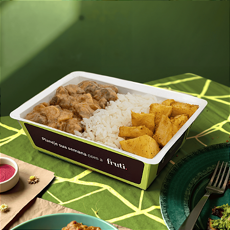 Estrogonofe de Filé Mignon Bovino, Batatas Rústicas e Arroz Branco - 320g