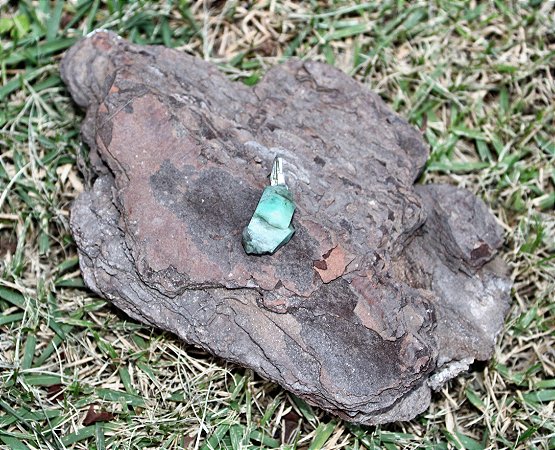 Pingente de Pedra Esmeralda Buta - Pedra do ano de 2020