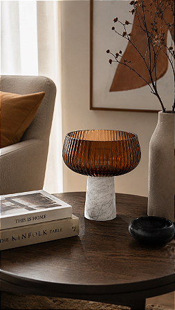 Centro de Mesa Beretta Vidro Âmbar com Pé – Elegância e Sofisticação para sua Decoração | Casa de Lila