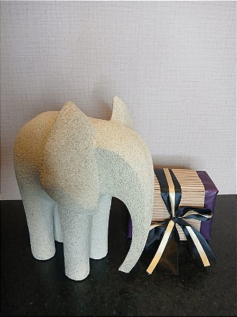 Escultura Elefante em Poliresina - G