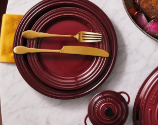 Prato Raso Le Creuset Garnet 27 cm – Cerâmica Premium | Casa de Lila