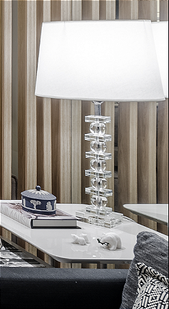 Luminária maravilhosa para canto de sala, Abajur clássico com estrutura (base) em Vidro e Cúpula de tecido branca no formato redondo
