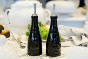 Conjunto Galheteiro Óleo e Vinagre de Cerâmica Preto - Le Creuset