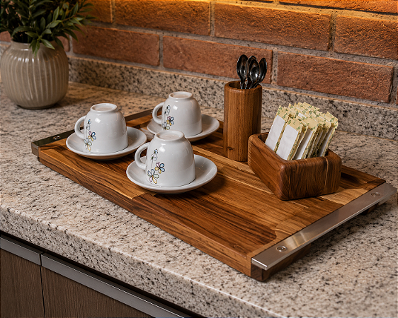 Bandeja Itaim em Madeira Teca e Metal – Elegância e Funcionalidade | Casa de Lila