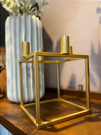 Castiçal Porta Velas de microtextura Dourado em Metal Nobre