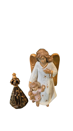 Conjunto Anjo 8,5 cm & Nossa Sra. Aparecida 5,5 cm.