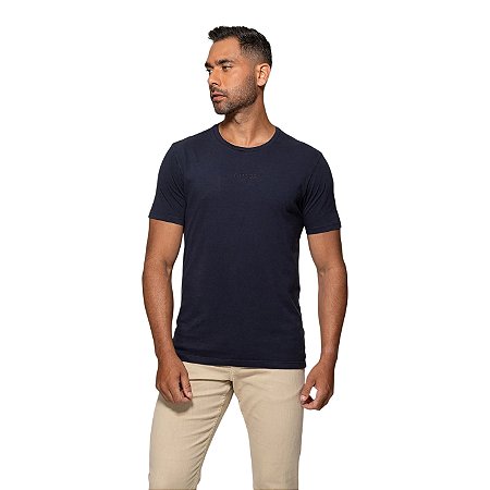 Camiseta Guess Bordado Pequeno Centro Masculinho Marinho