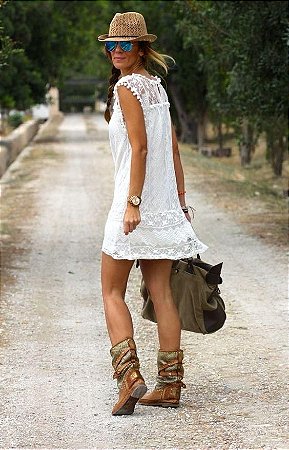 Vestidinho Leve em Renda Delicada Estilo Boho ou Saída de Praia