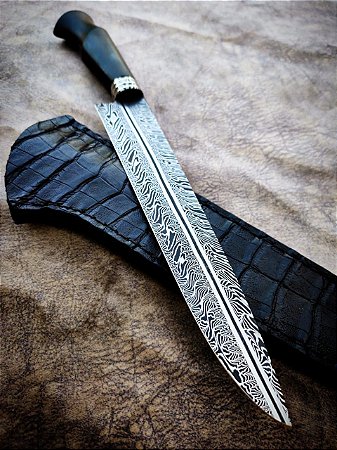 Faca Gaúcha em Aço Damasco Padrão Pena de Carancho