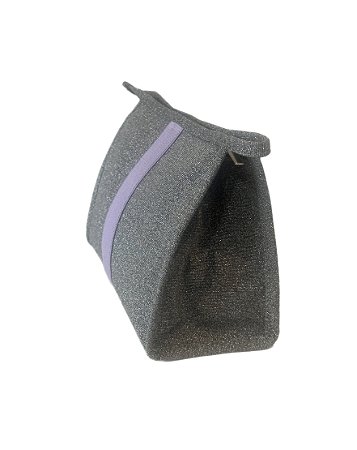 Necessaire Trancoso prata brilho faixa lilás
