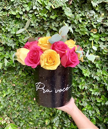 Box Vibrante: Mix de Rosas Coloridas