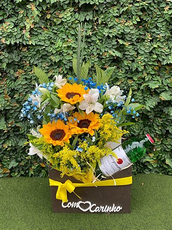 Envelope Surpreenda Com Arranjo de Girassóis & Bebida Gin