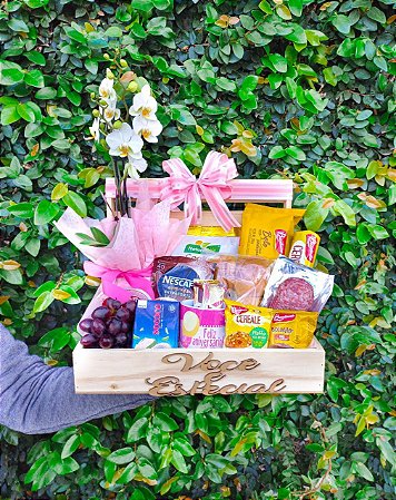 Baú Resplandecer de Café com Mini Orquídea