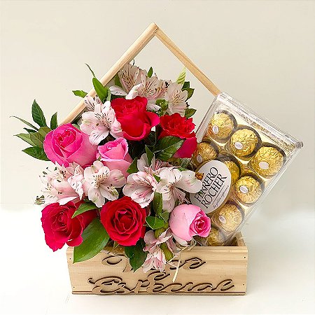Delicada Casinha de Flores com Ferrero Rocher 150g