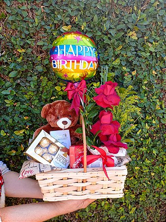 Cesta Chocolates Finos de Aniversário