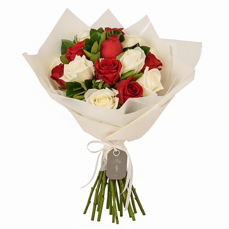 Buquê de 12 Rosas Vermelhas e Brancas Minimalistas