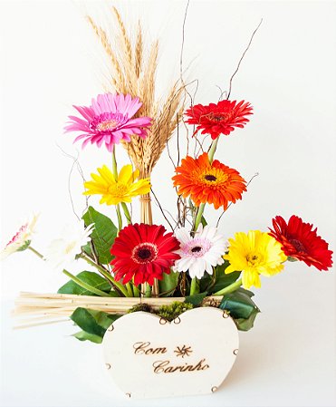 Arranjo de Gerberas Coloridas com Carinho