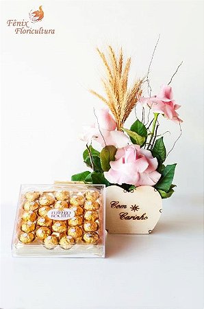 Arranjo de Rosas Importadas com Ferrero Rocher 300G