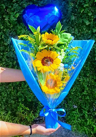 Ramalhete Trio de Girassol, com balão Noite Estrelada