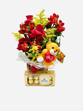 Arranjo de Flores com Pelúcia e Chocolate no Cachepô de Madeira