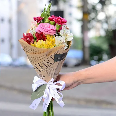 Buquê MIDI Mix de Flores Coloridas