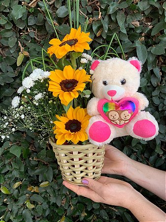 Arranjo de Girassol com Urso de Pelúcia