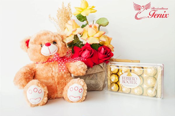 Lindo Arranjo de Rosas com Pelúcia e Chocolate Ferrero Rocher