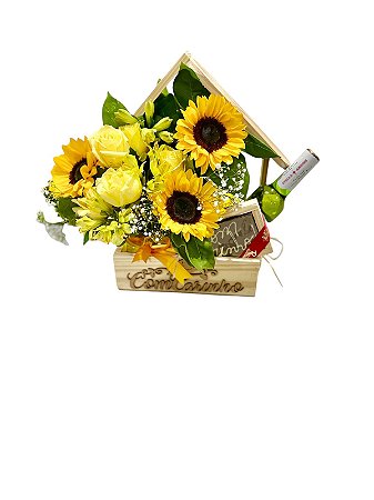 Arranjo de Girassóis  & Rosas com Chocolate e  Cerveja