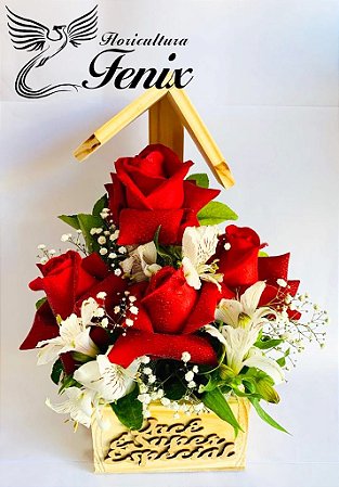 Igrejinha de rosas com astromélias