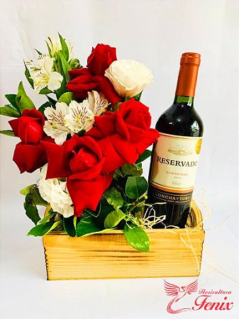 Luxuoso Arranjo de Rosas Vermelhas &  Vinho Reservado