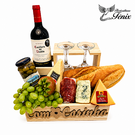 Luxuosa Cesta de Queijos & Vinho e Aperitivos