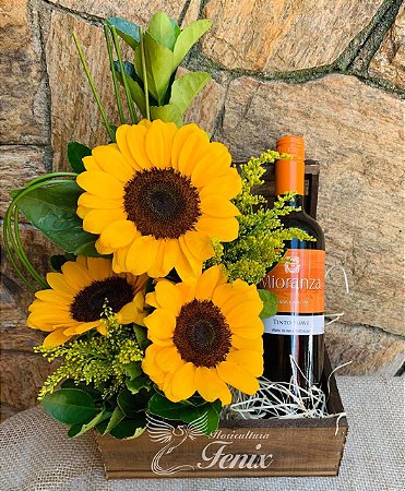 Arranjo de Girassóis com Garrafa Vinho 750 ml