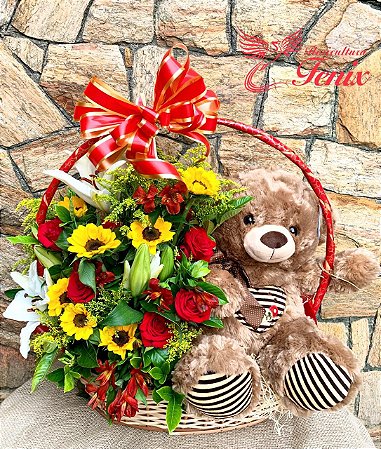 Magnifica Cesta De Flores Nobres e Pelucia