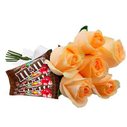 Buquê de 6 Rosas Champanhe e Chocolate M&M