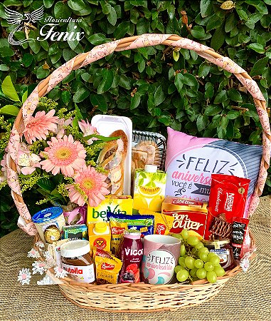 Cesta Café da Manhã “Feliz Aniversário” com Gérberas