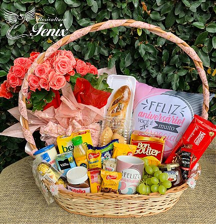 Cesta Café  da Manhã “Feliz Aniversário” com Begônia