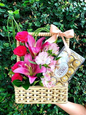 Cesta de Flores Nobres Para Ela