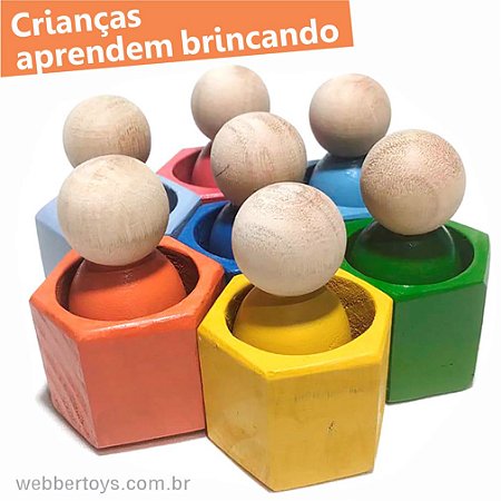 BONECOS E COPINHOS COLORIDOS MONTESSORI