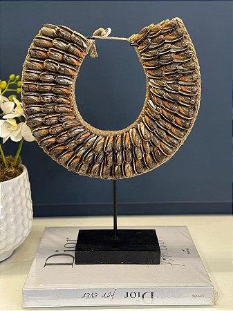 Colar de Conchas Decorativo