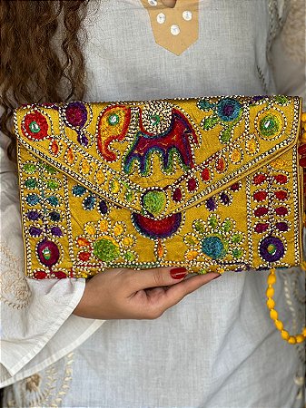 Bolsa Clutch - Tecido - Bordado - Amarelo