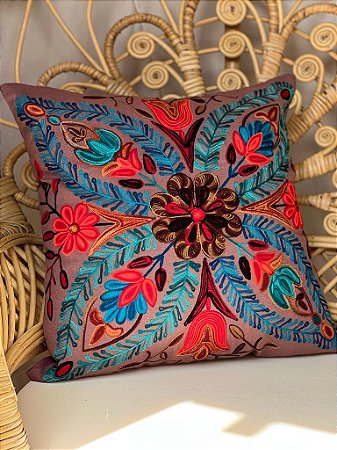 Capa de Almofada Bordada 45x45 Vinho