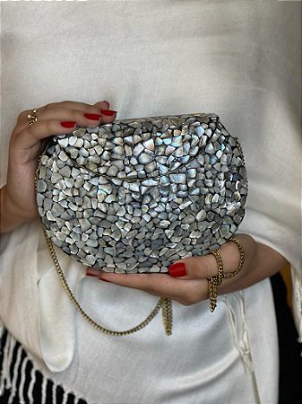 Bolsa Clutch em Metal - Dourada - Madrepérolas - Com Alça