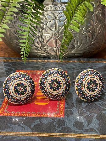 Puxador em Cerâmica - Pintado - Azul, Vermelho e Verde - Acabamento Prateado