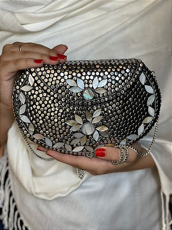 Bolsa Clutch em Metal - Prata - Madrepérolas - Com Alça