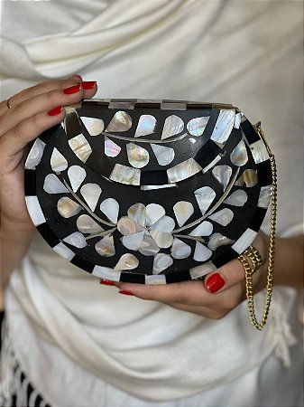 Bolsa Clutch em Metal - Preto e  Madrepérolas -  Com Alça