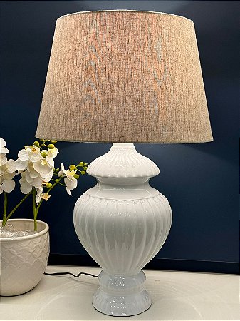 Abajur - Cerâmica - Branco com Cúpula