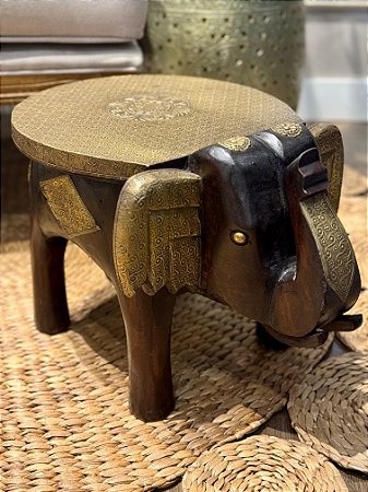 Banqueta Elefante com Aplique em Metal - Madeira - Médio - Pintado à Mão - Marrom e Dourado