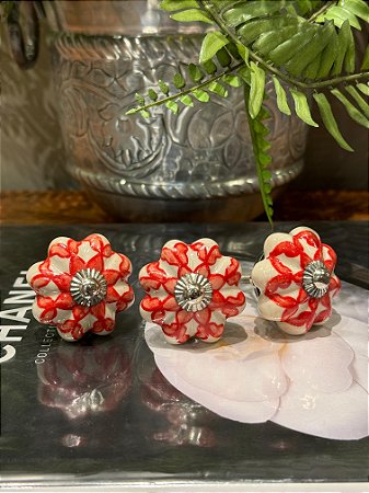 Puxador em Cerâmica - Pintado - Vermelho - Acabamento Prata