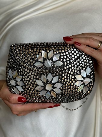 Bolsa Clutch em Metal - Madrepérolas e Prata - Com Alça