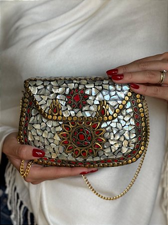 Bolsa Clutch em Metal - Madrepérolas, Dourado e Vermelho - Com Alça